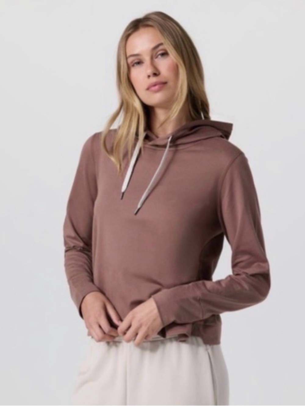Vuori Women's Halo Essential Hoodie in Cardamom